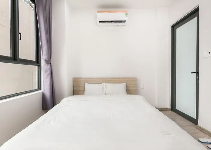 Dlux Saigon