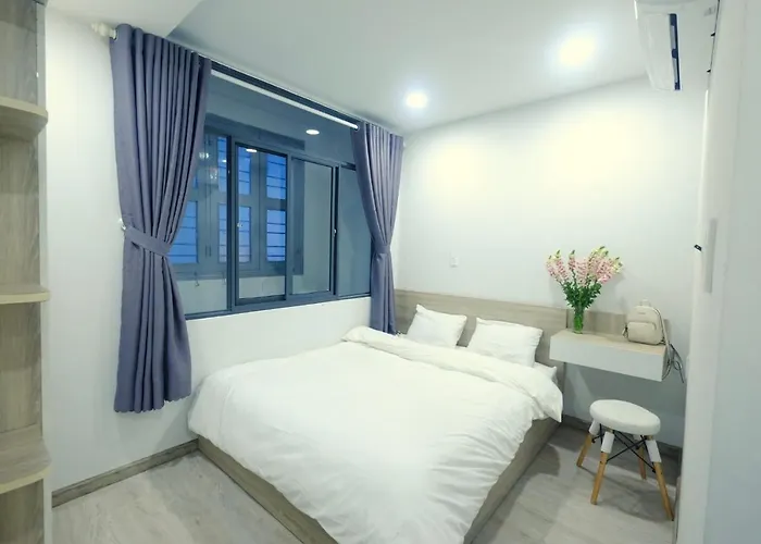 Dlux Saigon